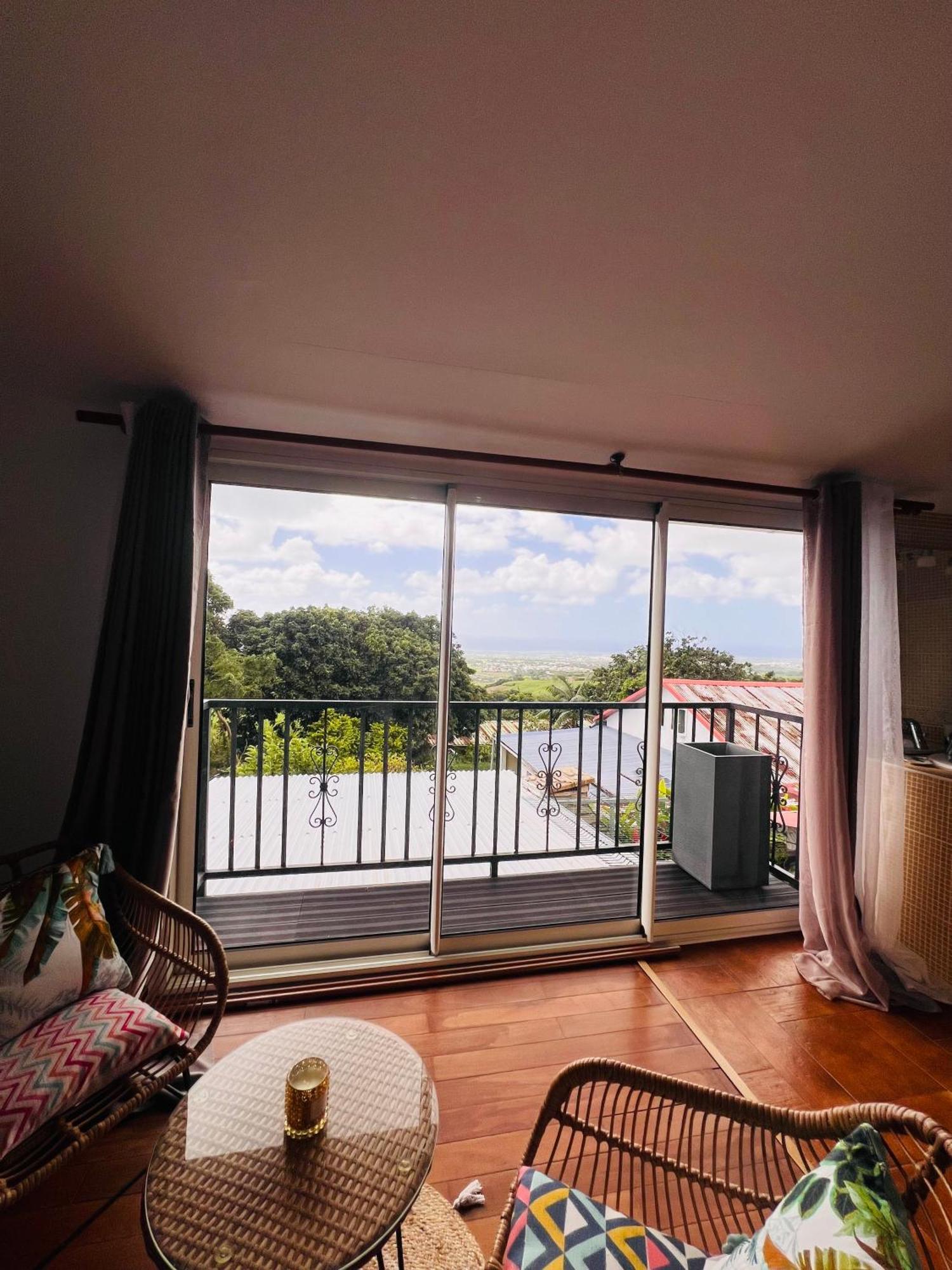 Chez Madame Fabienne Appartement Sainte-Suzanne Buitenkant foto